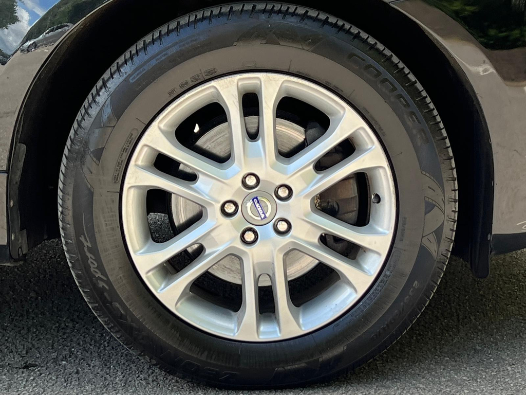 Volvo XC60 2.4L Se Lux Nav Gold #28