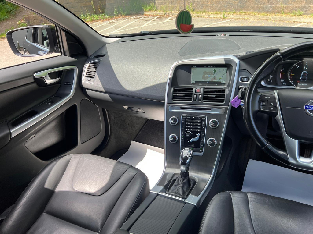Volvo XC60 2.4L Se Lux Nav Gold #34