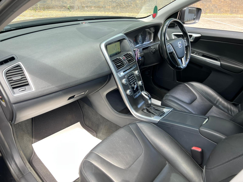 Volvo XC60 2.4L Se Lux Nav Gold #21