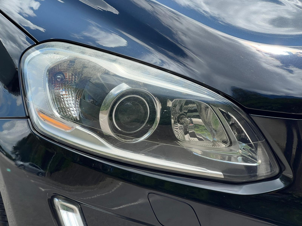 Volvo XC60 2.4L Se Lux Nav Gold #37