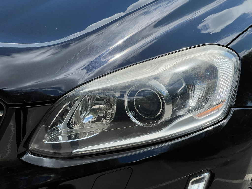 Volvo XC60 2.4L Se Lux Nav Gold #33