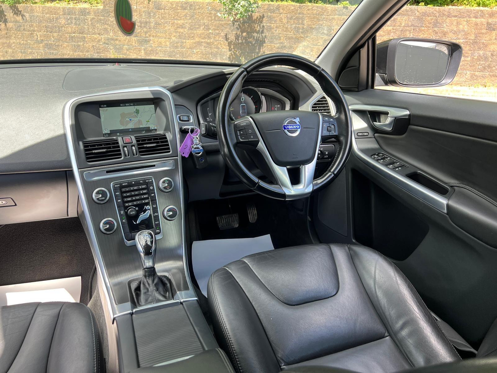 Volvo XC60 2.4L Se Lux Nav Gold #12