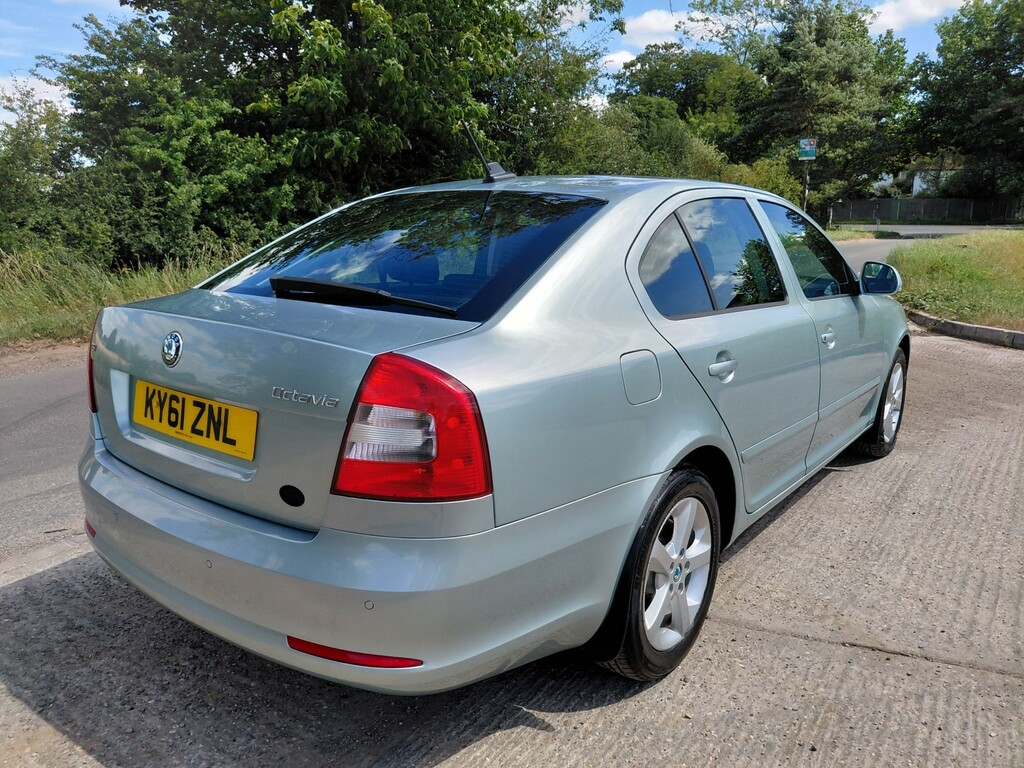 Skoda Octavia 1.8 Tsi Se Plus 2011 Green #3
