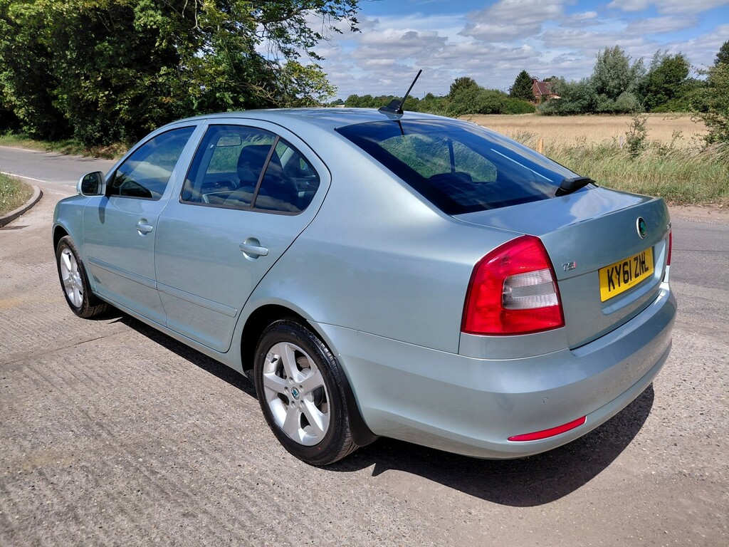 Skoda Octavia 1.8 Tsi Se Plus 2011 Green #6