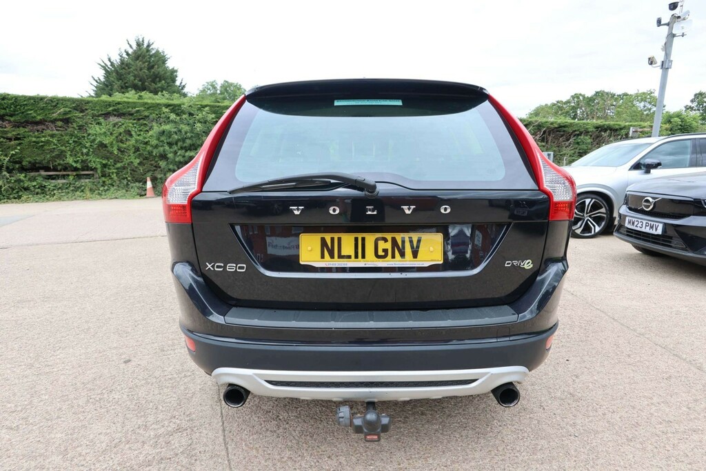 Volvo XC60 Suv 2.4 D3 R-design Awd Euro 5 Ss 201161 White #8