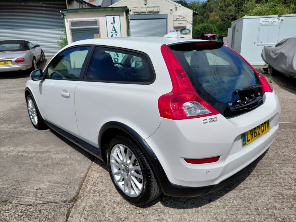 Volvo C30 2.0 Se Lux 2012 White #6