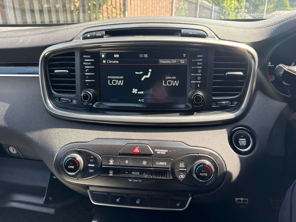 Kia Sorento Crdi Kx-3 Suv White #19
