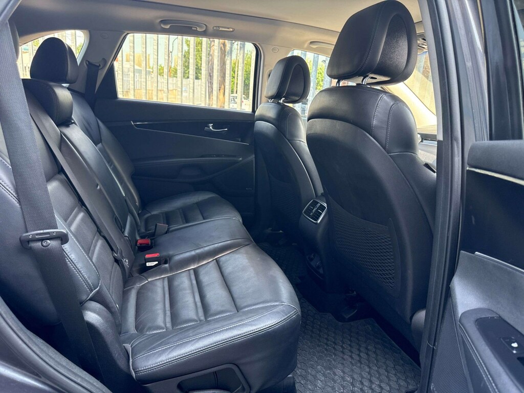 Kia Sorento Crdi Kx-3 Suv White #12