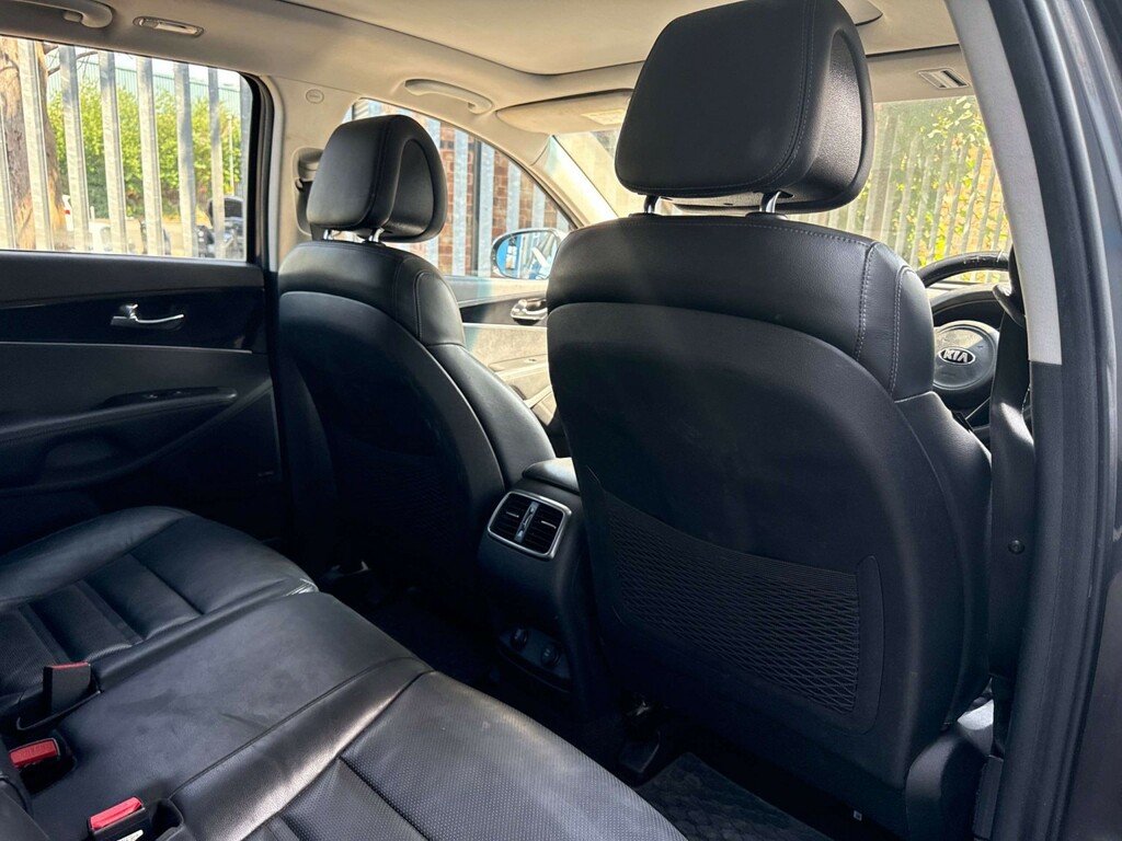 Kia Sorento Crdi Kx-3 Suv White #13