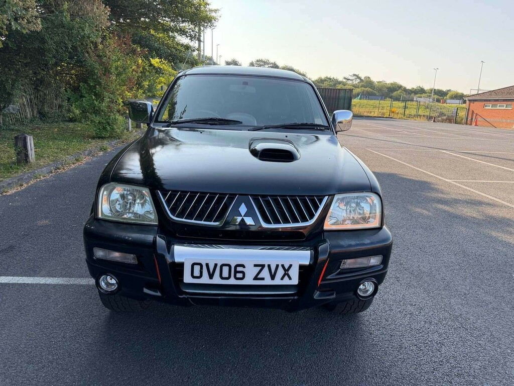 Mitsubishi L200 2.5 Td 4Life 2006 Black #3