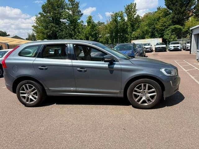 Volvo XC60 2.4 Se Lux Nav D5 Awd 2016 Grey #2