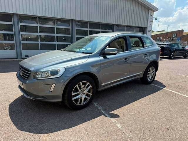 Volvo XC60 2.4 Se Lux Nav D5 Awd 2016 Grey #4