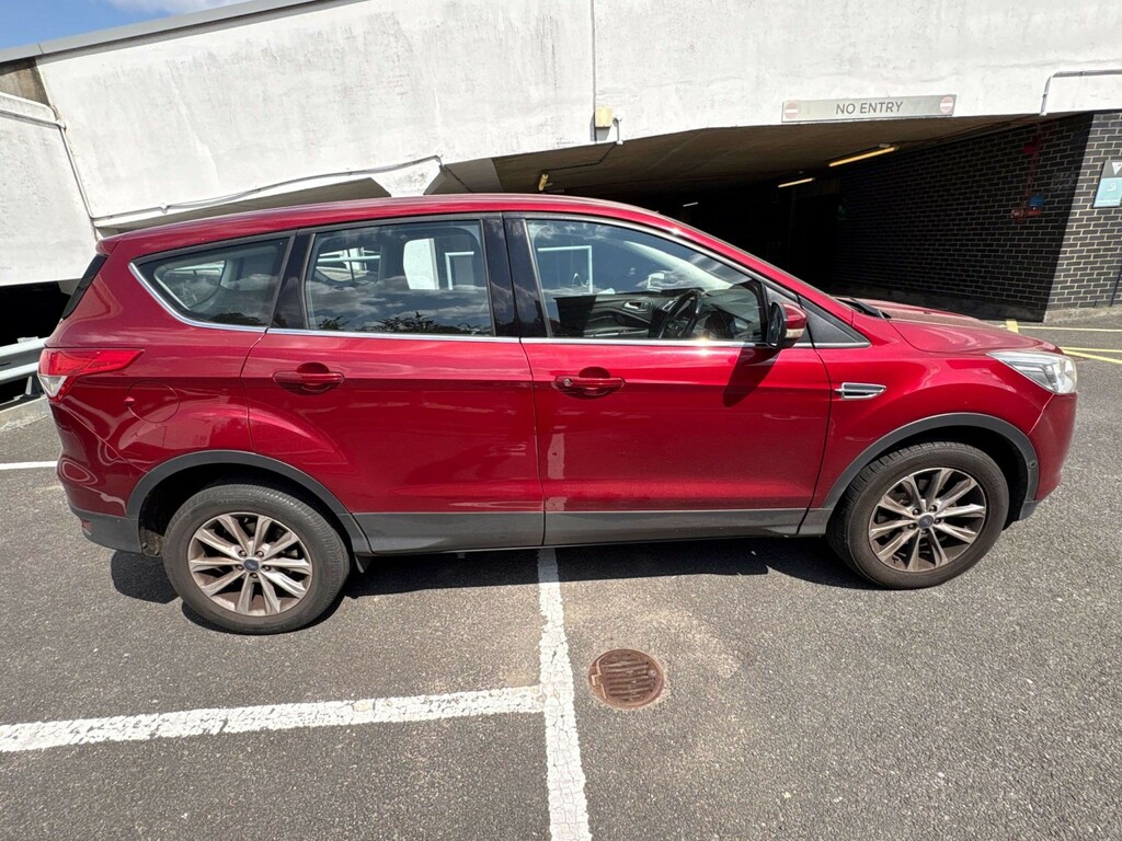Ford Kuga 1.5 T Ecoboost Titanium 2016 Red #2