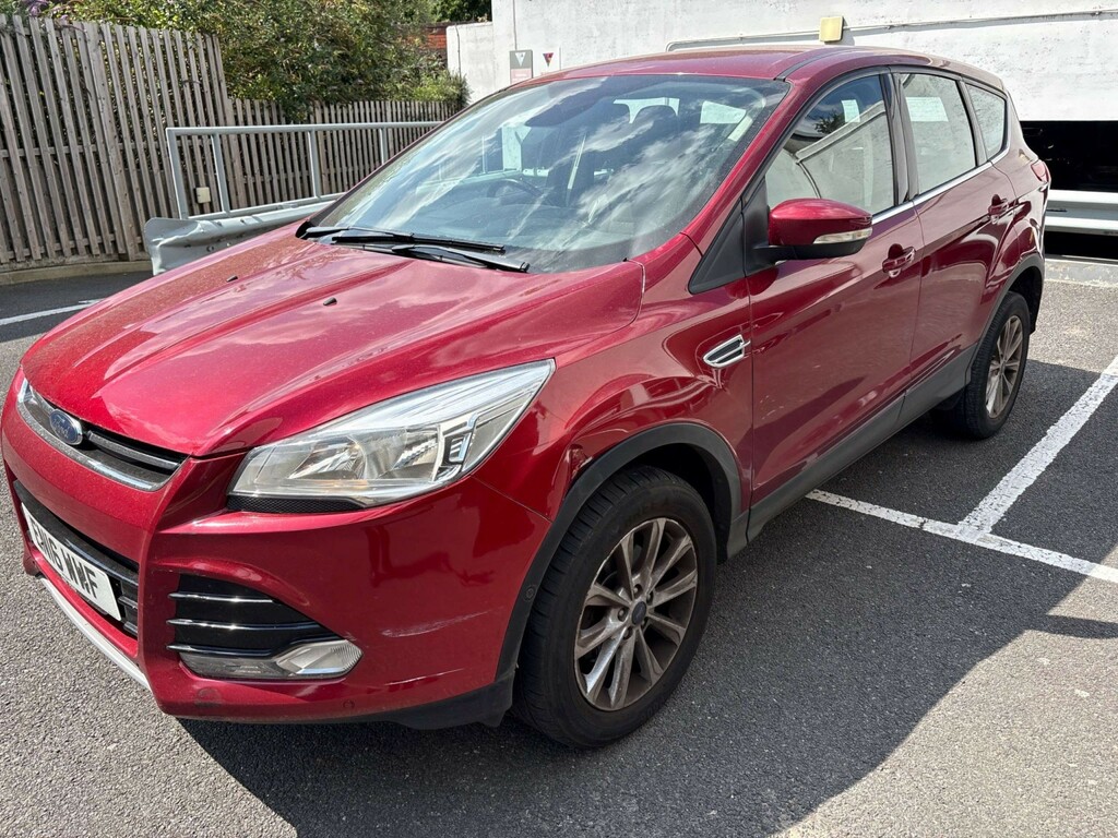 Ford Kuga 1.5 T Ecoboost Titanium 2016 Red #4