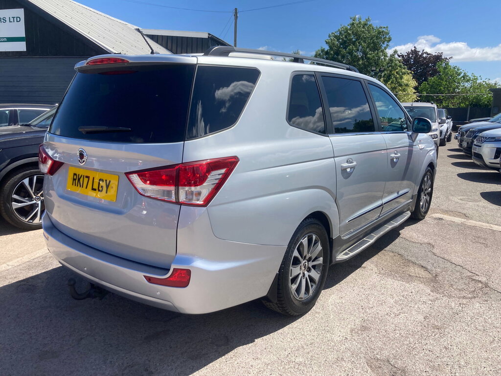 SsangYong Turismo 2.2D Elx Mpv T-tronic 4Wd Selectable Eu Silver #6