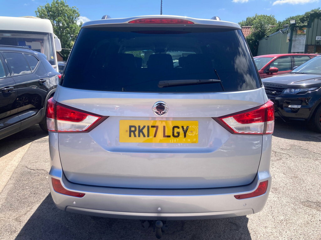 SsangYong Turismo 2.2 Elx Tip 4Wd Black #7