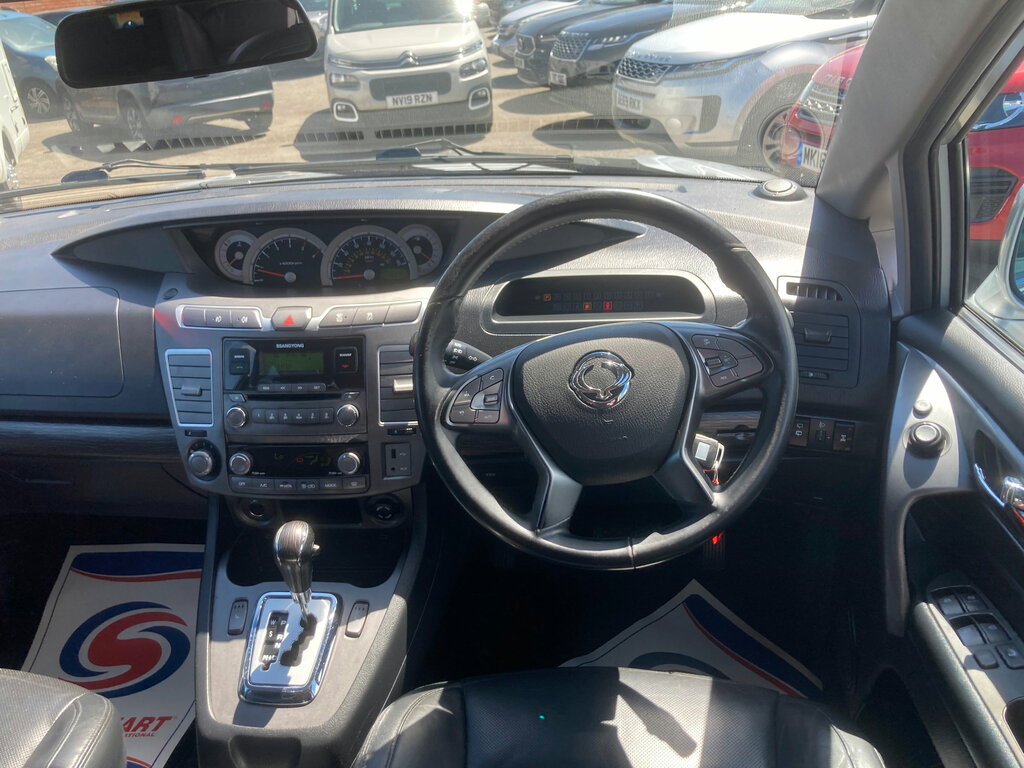 SsangYong Turismo 2.2 Elx Tip 4Wd Black #20