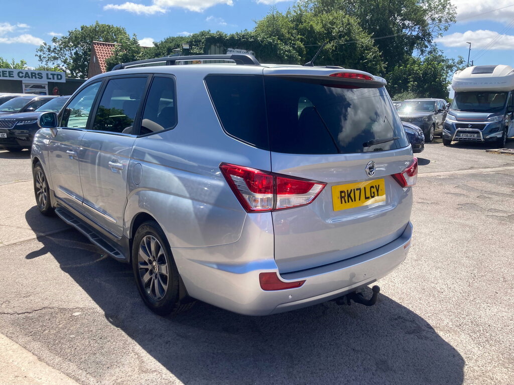 SsangYong Turismo 2.2 Elx Tip 4Wd Black #8