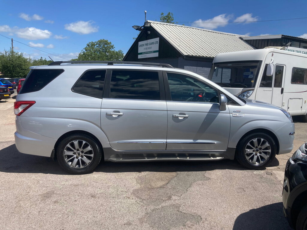 SsangYong Turismo 2.2D Elx Mpv T-tronic 4Wd Selectable Eu Silver #5