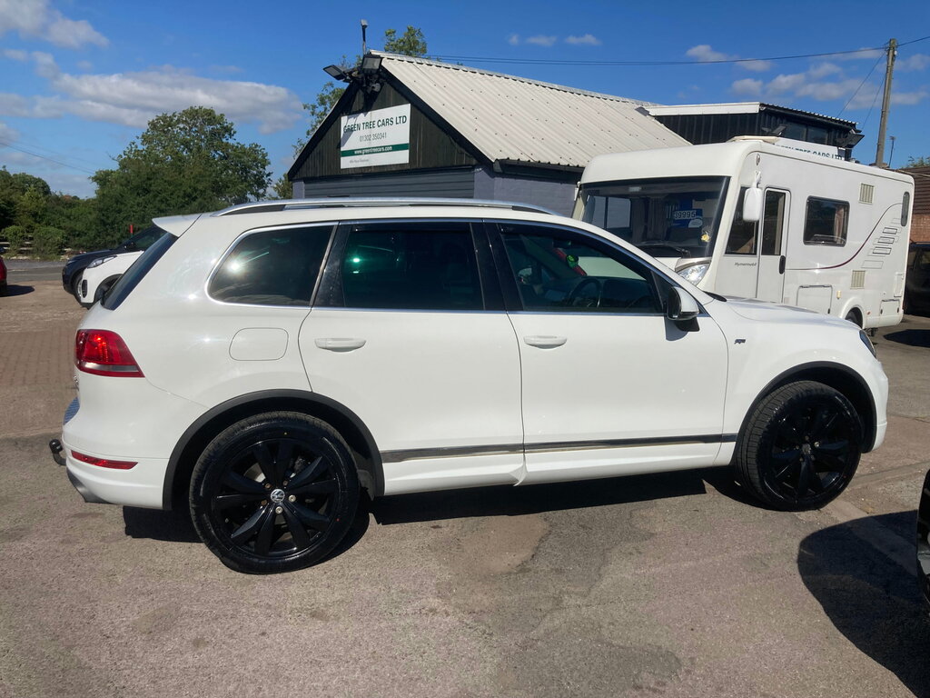 Volkswagen Touareg 3.0 Tdi V6 Bluemotion Tech R-line Suv T White #4