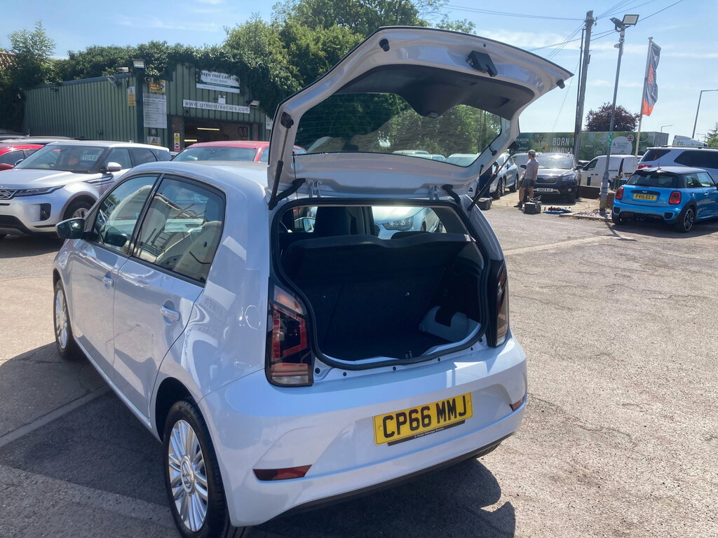 Volkswagen Up Hatchback 1.0 High Up 2016 Silver #10