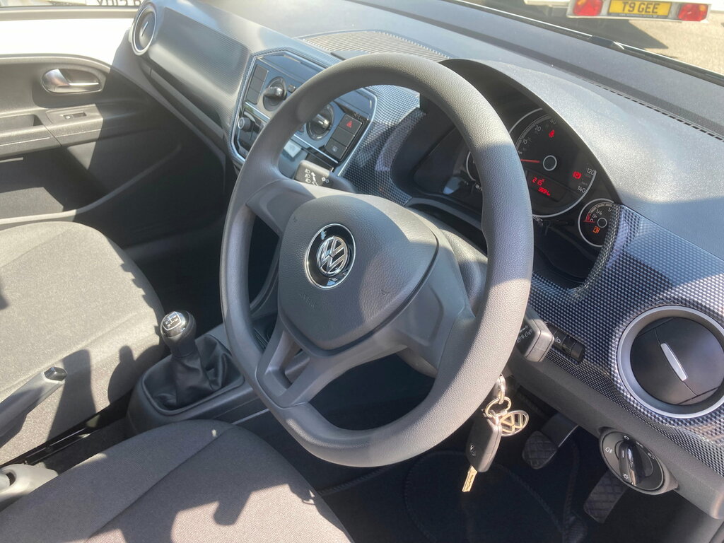 Volkswagen Up Hatchback 1.0 High Up 2016 Silver #14