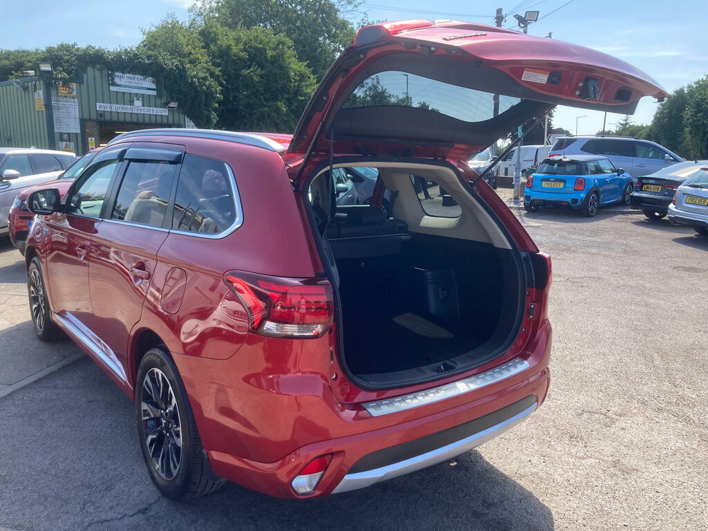 Mitsubishi Outlander White #10