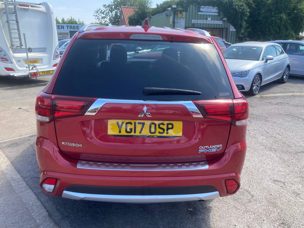 Mitsubishi Outlander White #8