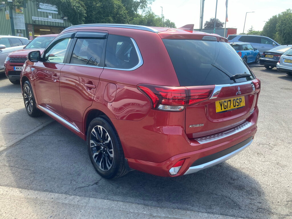 Mitsubishi Outlander White #9