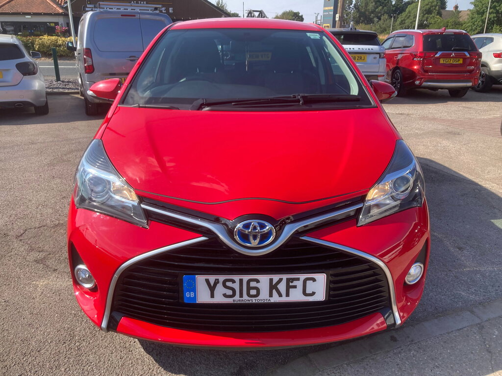 Toyota Yaris 1.5 Vvt-h Icon Hatchback Hybrid E-cvt E Red #2
