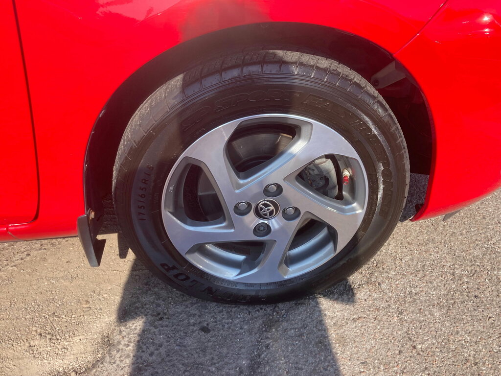 Toyota Yaris 1.5 Vvt-h Icon Hatchback Hybrid E-cvt E Red #4