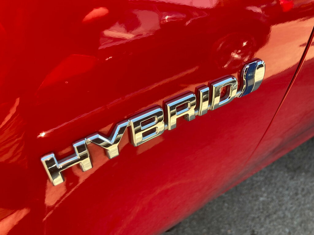 Toyota Yaris Design Hybrid Red #11