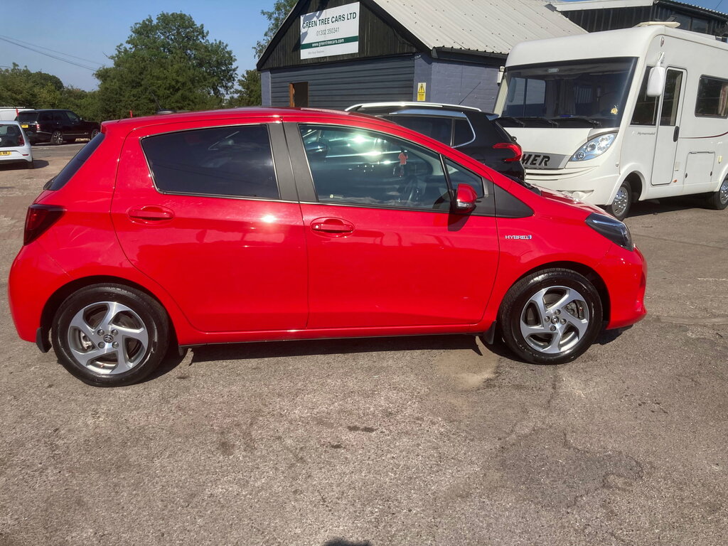 Toyota Yaris 1.5 Vvt-h Icon Hatchback Hybrid E-cvt E Red #5