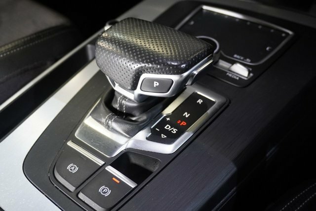 Audi Q5  Black #22