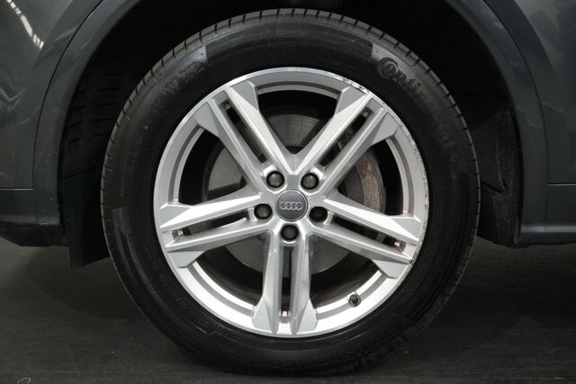 Audi Q5  Black #19