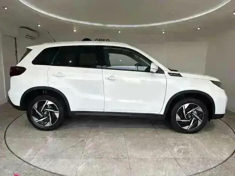 Suzuki Vitara 1.4 Boosterjet Mild Hybrid Ultra CVZ5620 White #4
