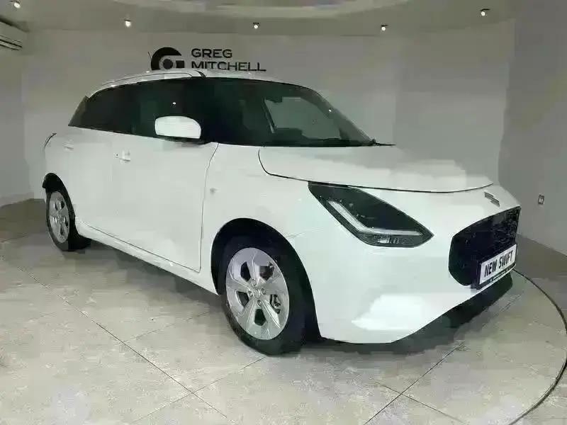 Suzuki Swift 1.2 Mild Hybrid Motion White