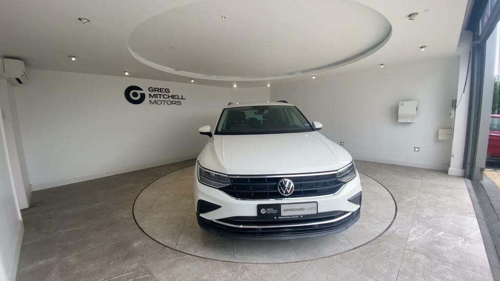 Volkswagen Tiguan 1.5 Tsi Active VIG4325 White #2