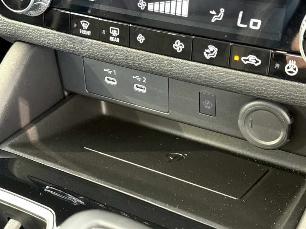 Mitsubishi Outlander 2.4 Phev Diamond 2360 cc Black #35