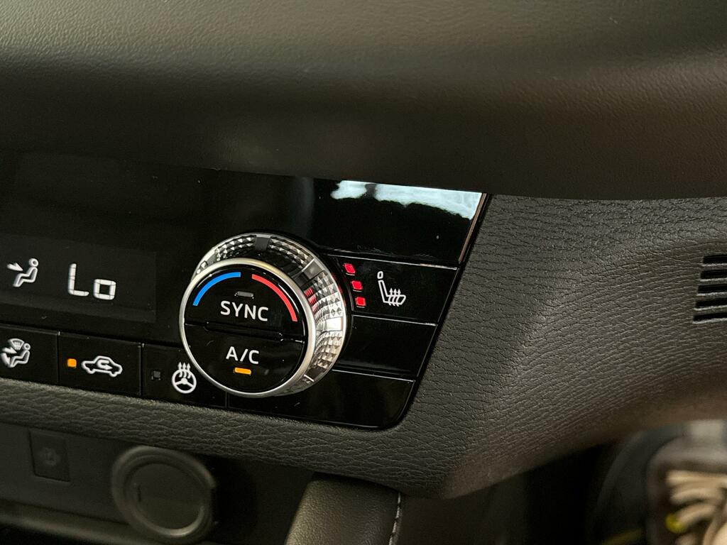 Mitsubishi Outlander 2.4 Phev Diamond 2360 cc Black #33