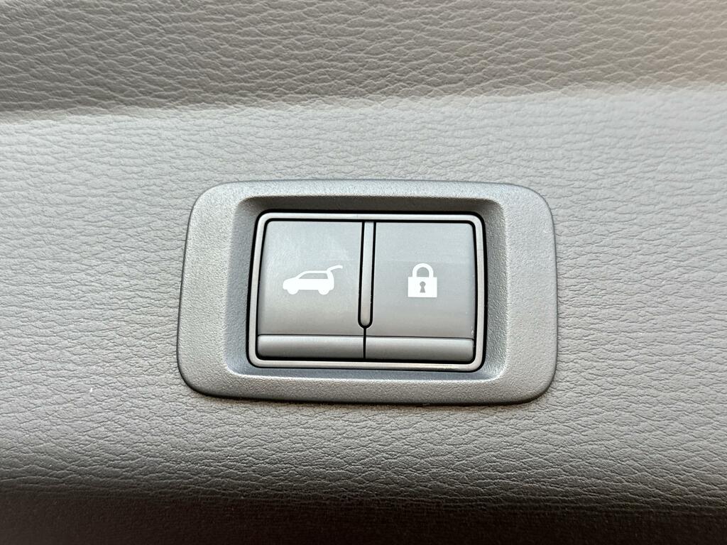 Mitsubishi Outlander 2.4 Phev Diamond 2360 cc Black #18