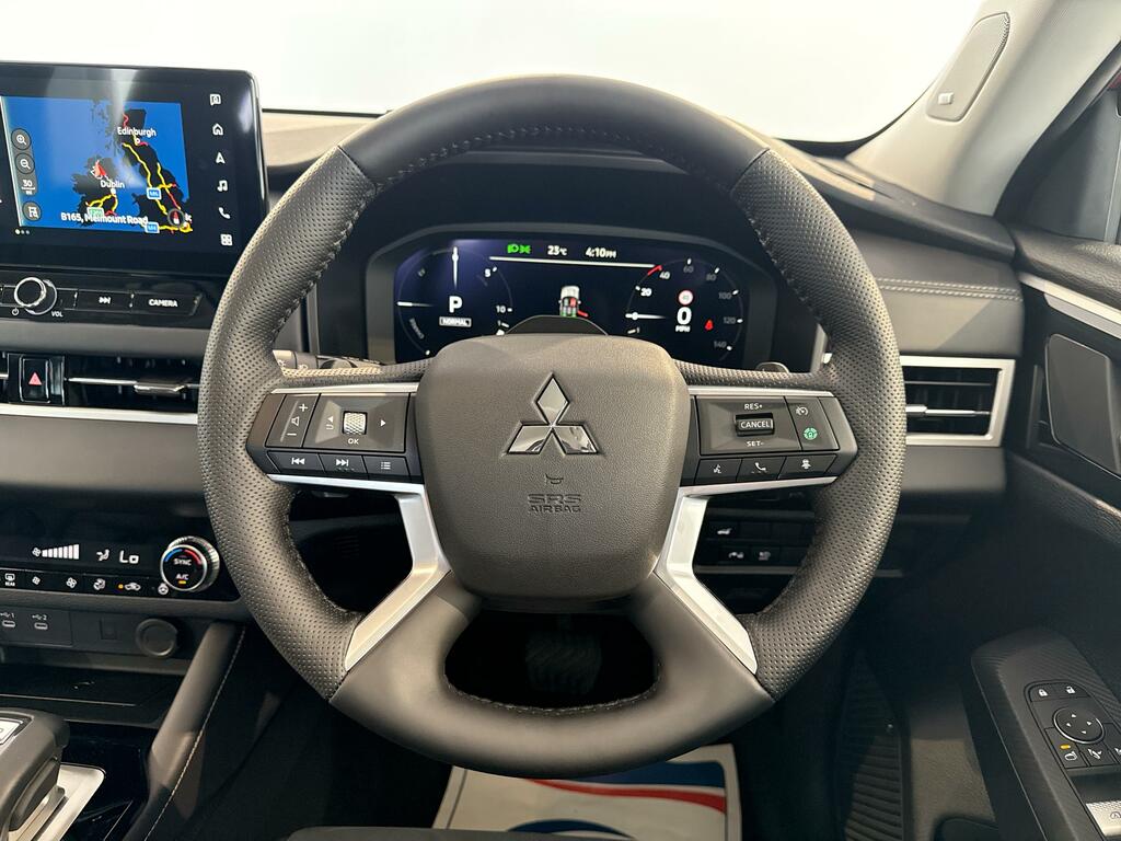 Mitsubishi Outlander 2.4 Phev Diamond 2360 cc Black #21