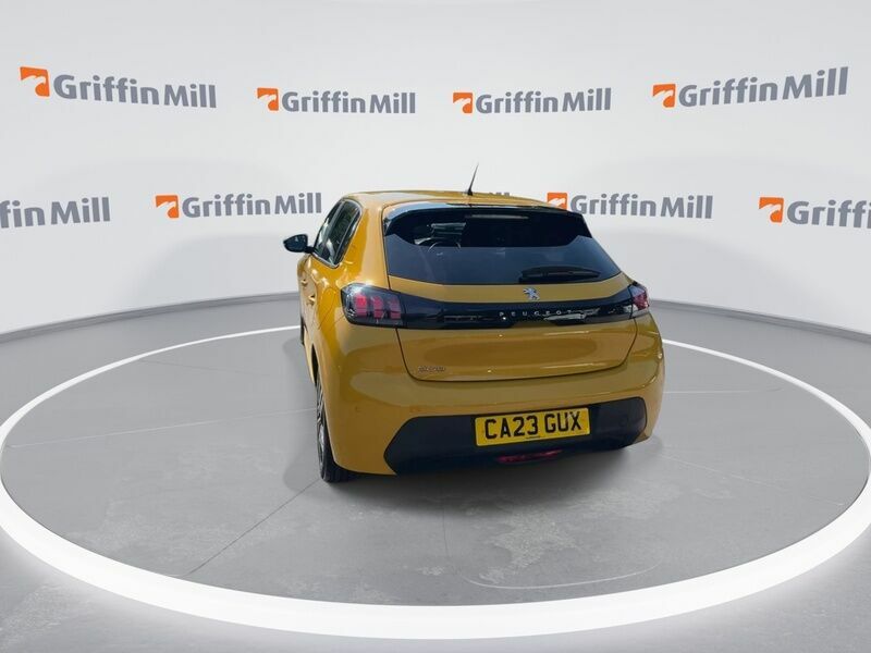 Peugeot 208 1.2 Puretech Active Premium Hatchback Yellow #4