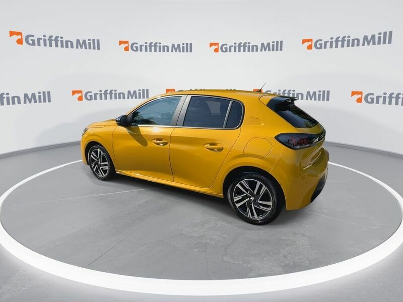 Peugeot 208 1.2 Puretech Active Premium Hatchback Yellow #3