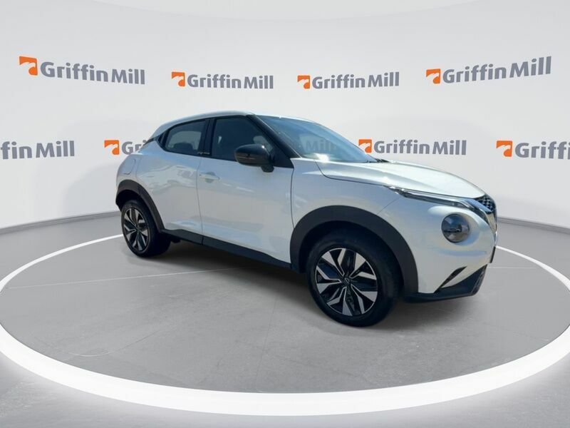 Nissan Juke Hatchback CJ26HRP White #2
