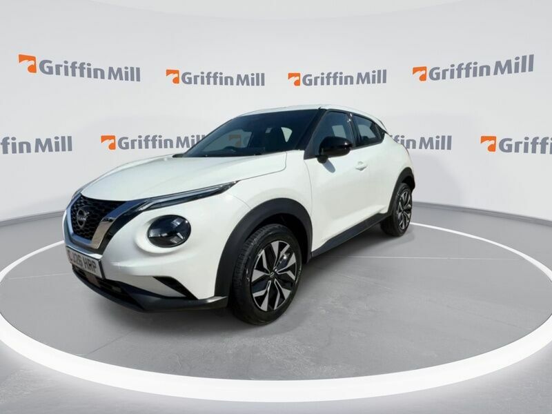 Nissan Juke Hatchback CJ26HRP White #4