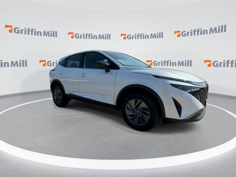 Nissan Qashqai 1.3 Dig-t Mhev Acenta Premium Suv Hybri White