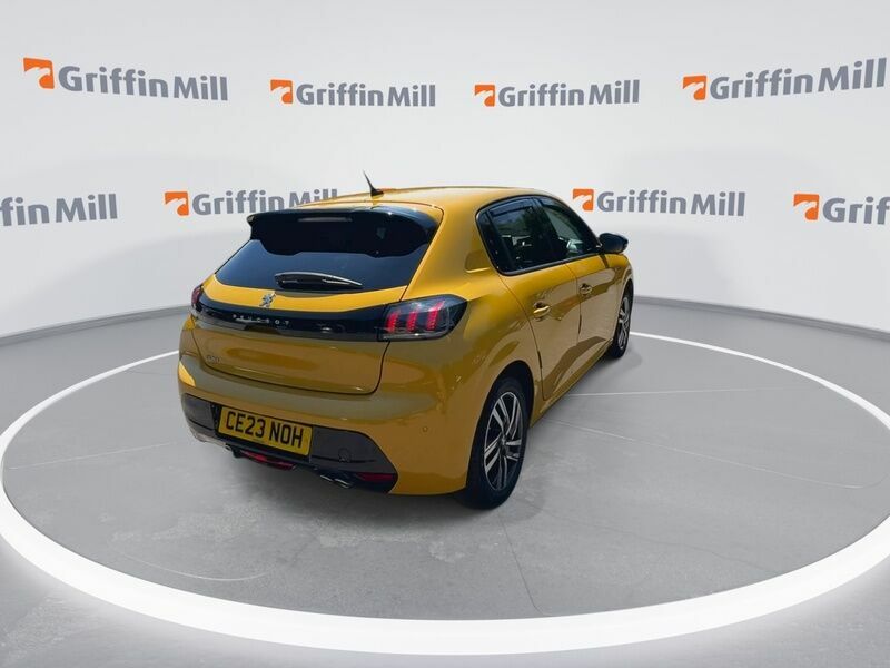 Peugeot 208 1.2 Puretech Allure Premium Hatchback Yellow #5