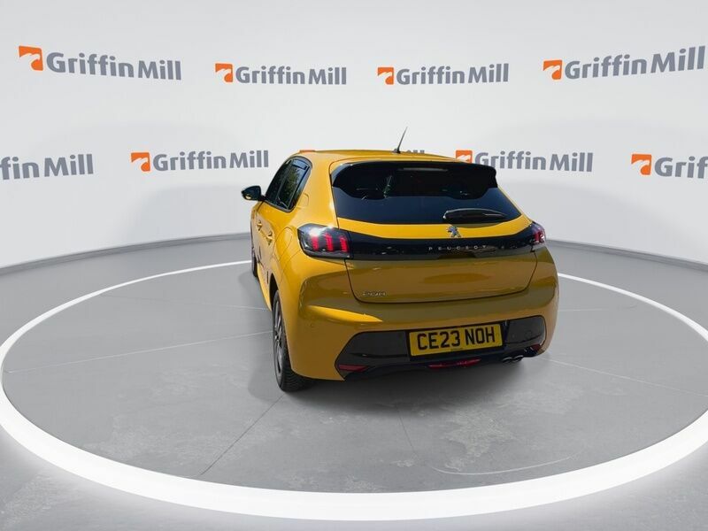 Peugeot 208 1.2 Puretech Allure Premium Hatchback Yellow #4