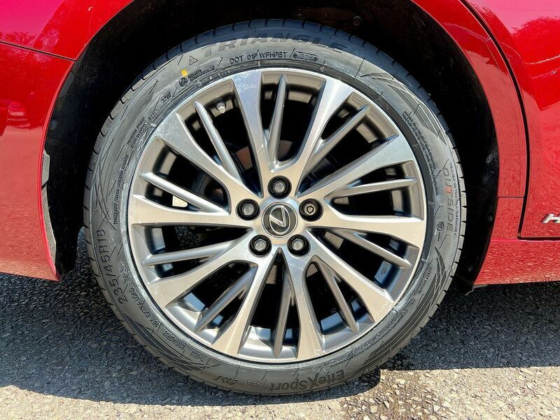 Lexus ES Es 300H Cvt White #18